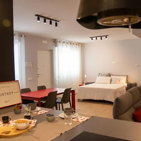 Eli's House شقة باري