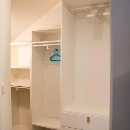 Eli's House * باري